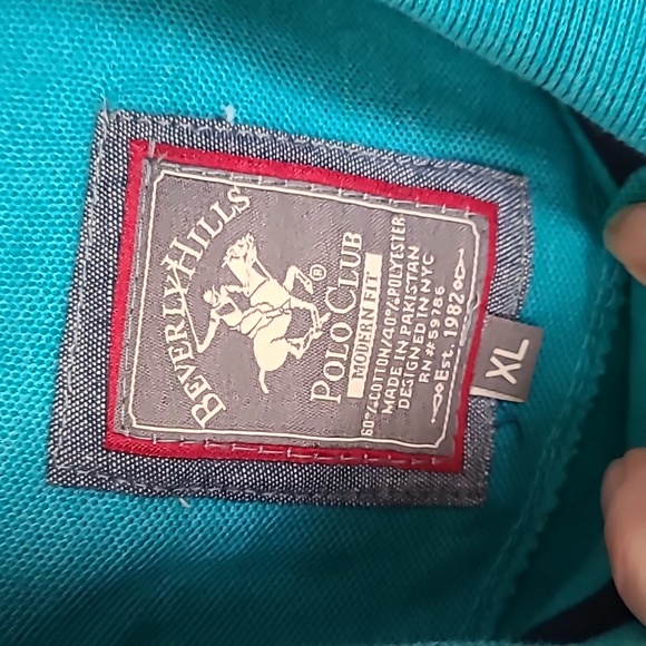 NWT polo collared shirt. Stunning color - Picture 4 of 7